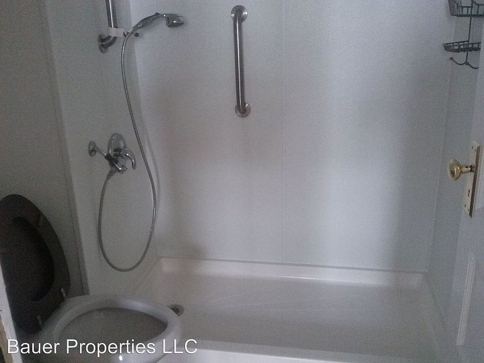 2nd image of 428 W 4th St