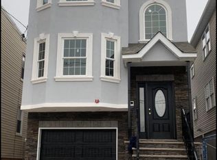 40 Geneva St #2, Elizabethport, NJ 07206