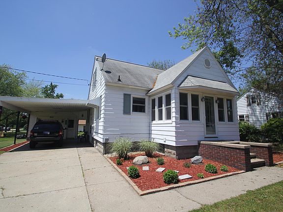 2nd image of 1525 96th Ave