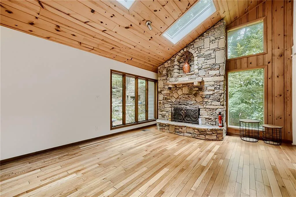 5 bed, 3.5 bath, 4067 sqft, $5,500 — Photo 3