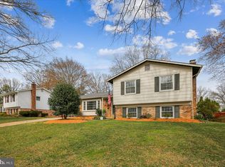 8209 Chancery Ct, Alexandria, VA 22308