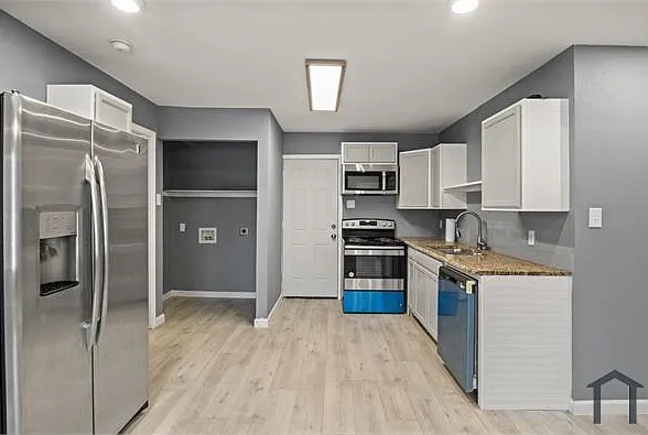 903 Hester St — Photo 5