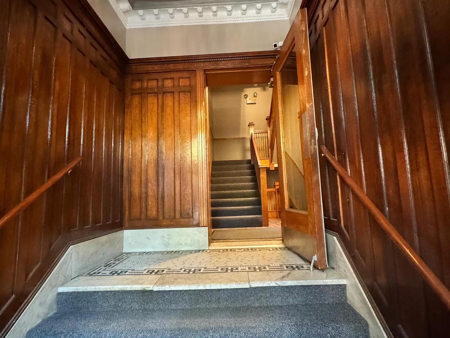 2 bed, 1400 sqft, $2,600 — Photo 2