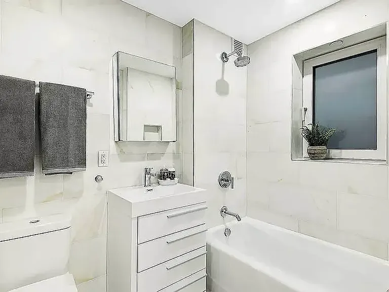 219 S 3rd St #2R — Photo 7