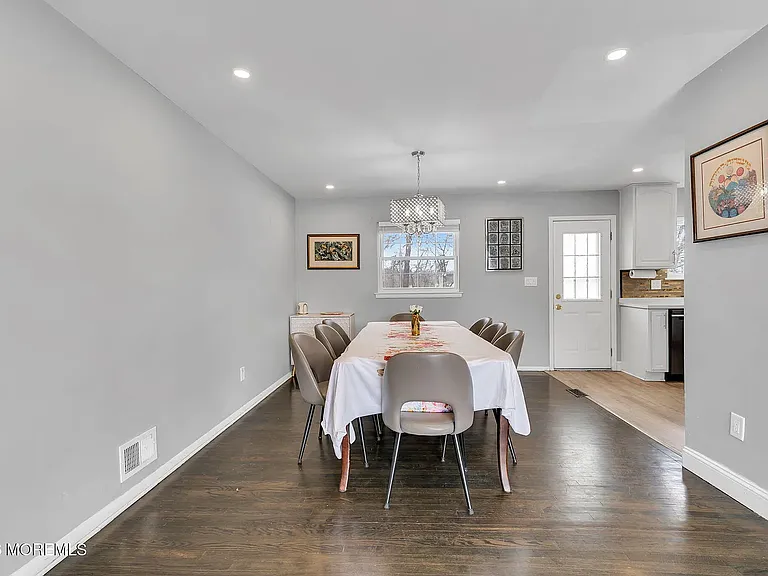 9 Chatham Dr — Photo 6