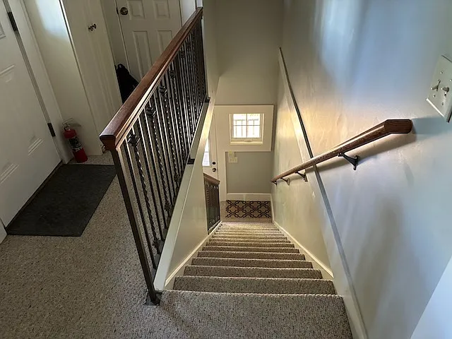 539 Fairview Ave NE — Photo 4