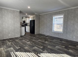 5425 Valley Dr TRAILER 60, Bettendorf, IA