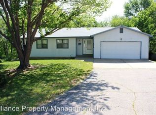 2790 Maplewood Cir, Manhattan, KS 66503