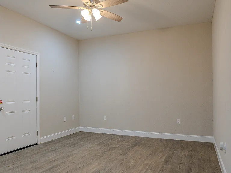 129 W Church St #1 — Photo 11