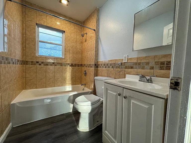 19 Laurel St #2 — Photo 7