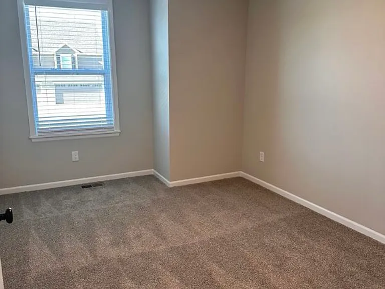 2719 Chasehire Dr — Photo 3