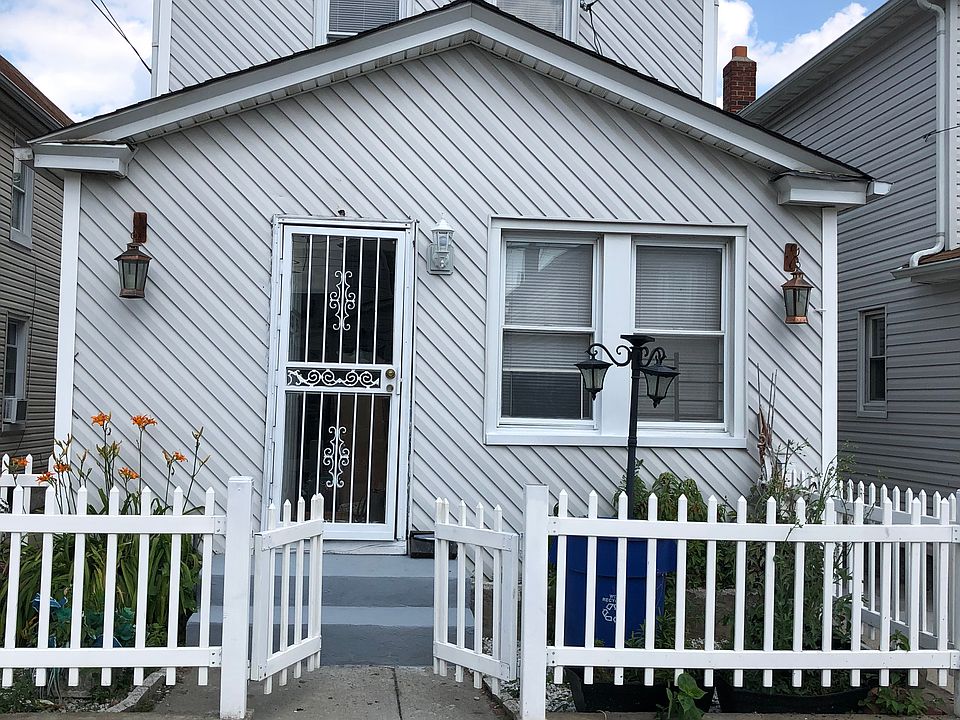 1st image of 10135 130th St