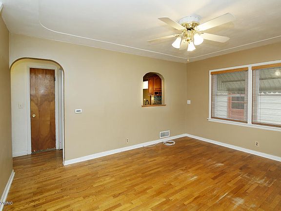 4th image of 315 Briarwood Ln