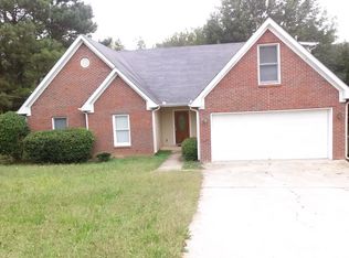 4070 S Fork Dr, Snellville, GA