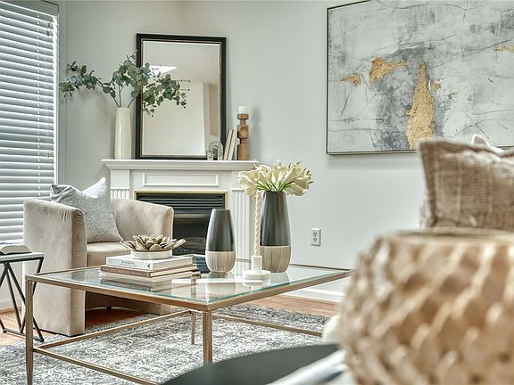 4th image of 218 Rayfield Cir