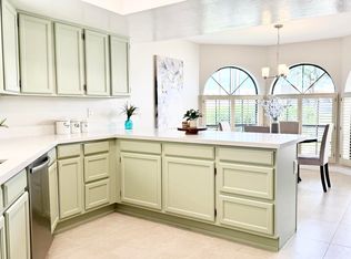4009 E Round Hill Dr, Phoenix, AZ 85028