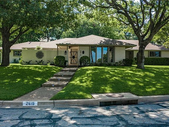 3rd image of 2615 Westbury Cir