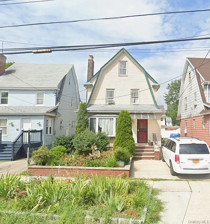 4 bed, 1.0 bath, 800 sqft, $2,800 — Photo 1