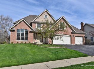 702 Fox Run Dr, Geneva, IL 60134