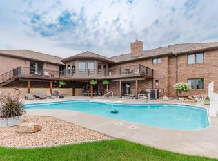 904 Lovely Ln, Norfolk, NE 68701