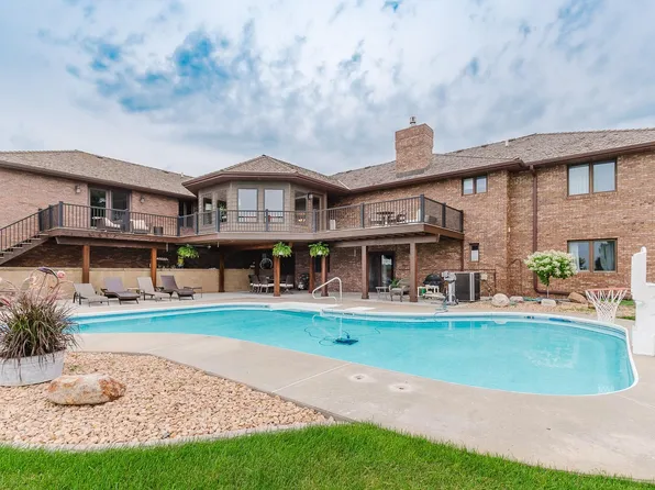 904 Lovely Ln, Norfolk, NE 68701