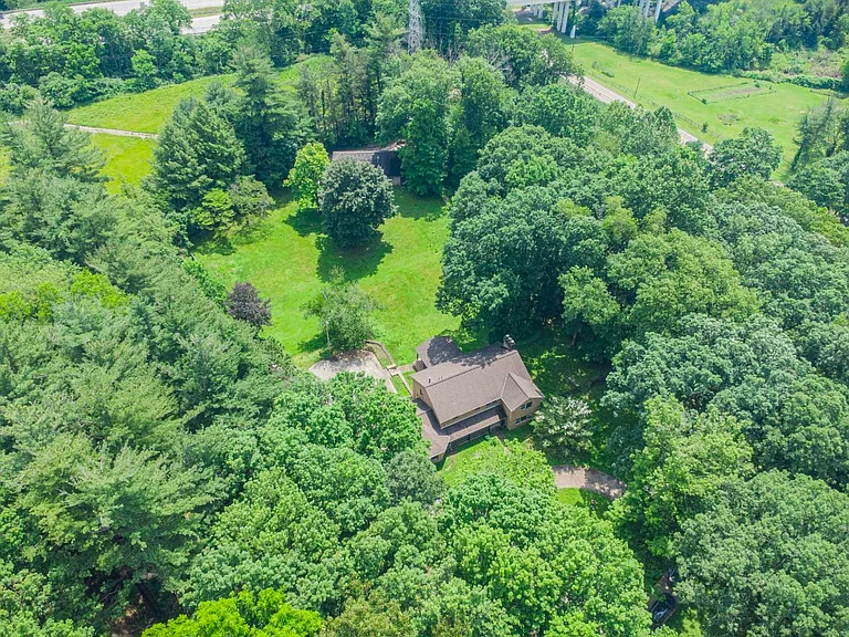 3423 Yellow Creek Rd — Photo 101