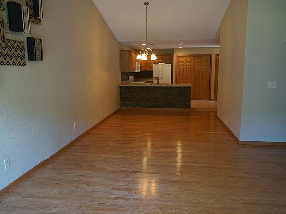 3rd image of 2633 Orchard Dr Unit 3