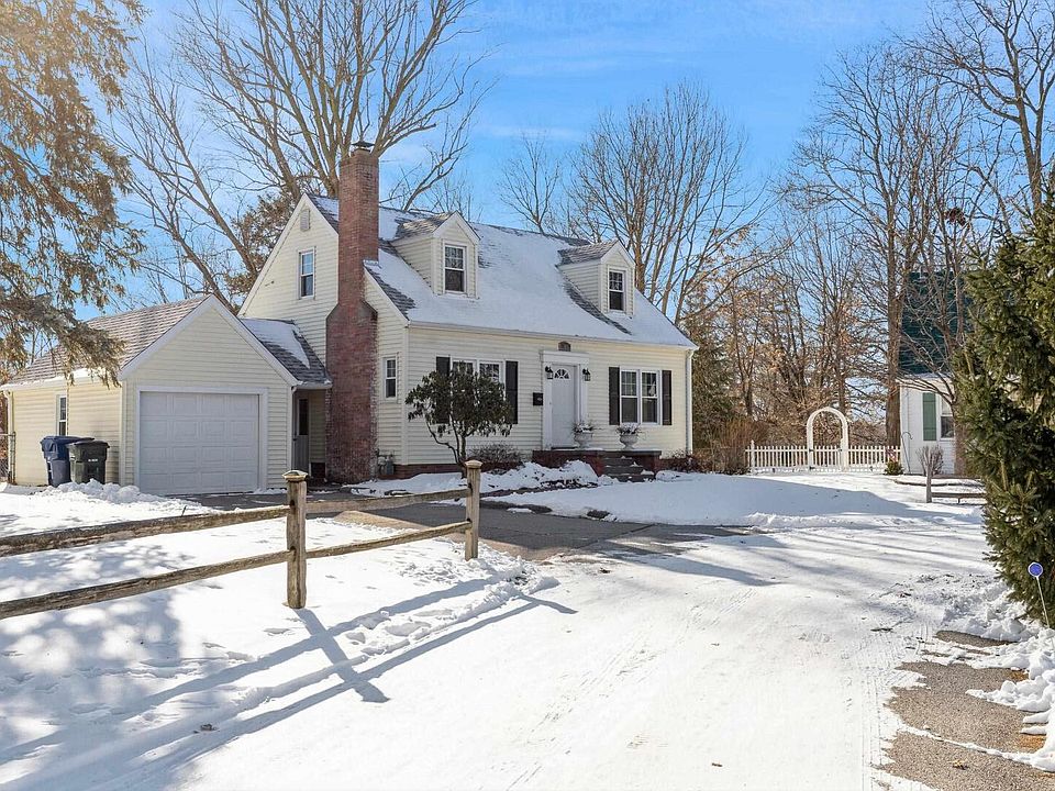 1st image of 705 Spruce Ct