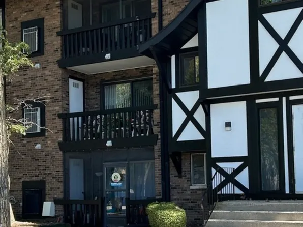 13615 Lavergne Ave APT 107, Crestwood, IL 60418
