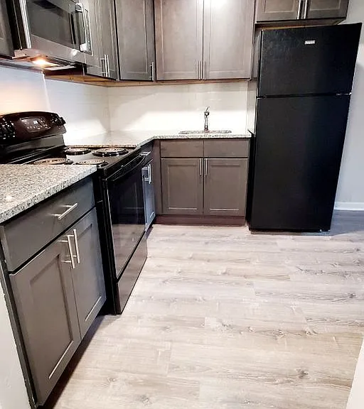 Villa Square LLC — Photo 32