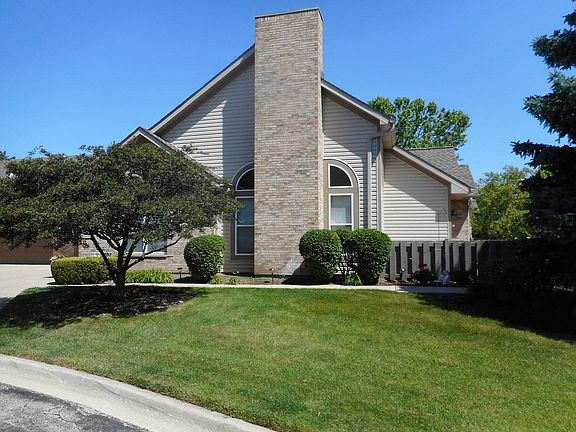 3rd image of 154 Canterbury Ct