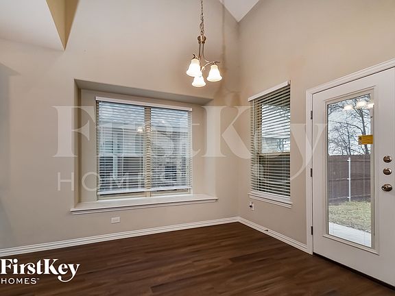 5th image of 2815 Willow Ln