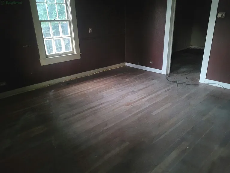 305 S Everett St — Photo 8