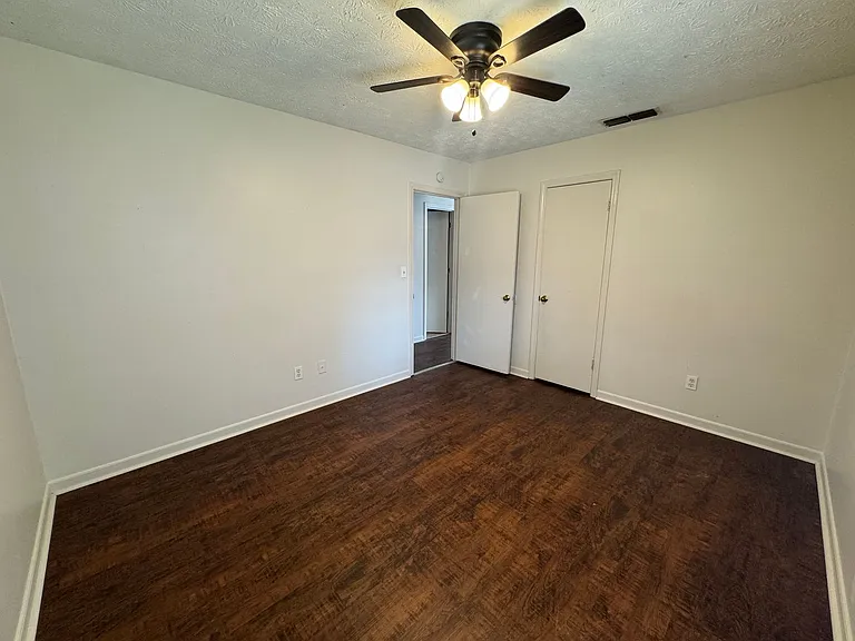 118 Burlington Rd NE — Photo 14