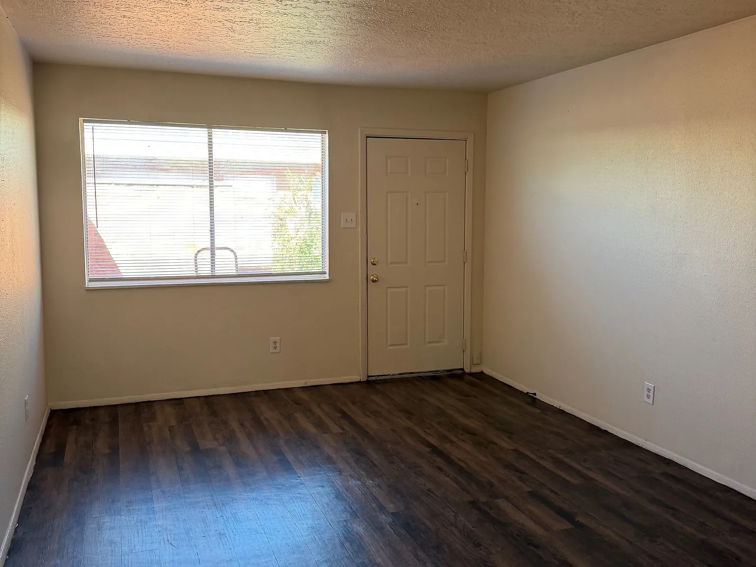 2 bed, 800 sqft, $925 — Photo 4