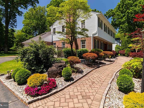 5th image of 2640 Longwood Dr