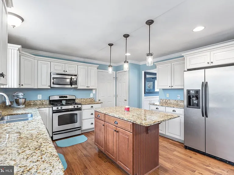 10103 Cotter Ct — Photo 25
