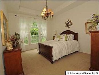 5th image of 37 Forsgate Way