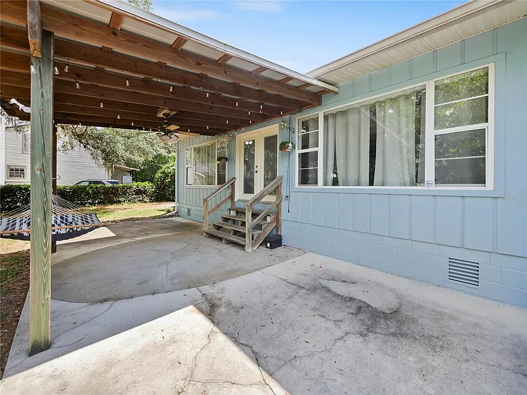 240 Maureen Dr — Photo 31