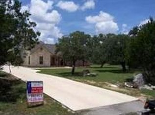 101 Settlers Ln, Bandera, TX 78003