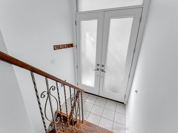5th image of 586 Pinegrove Rd