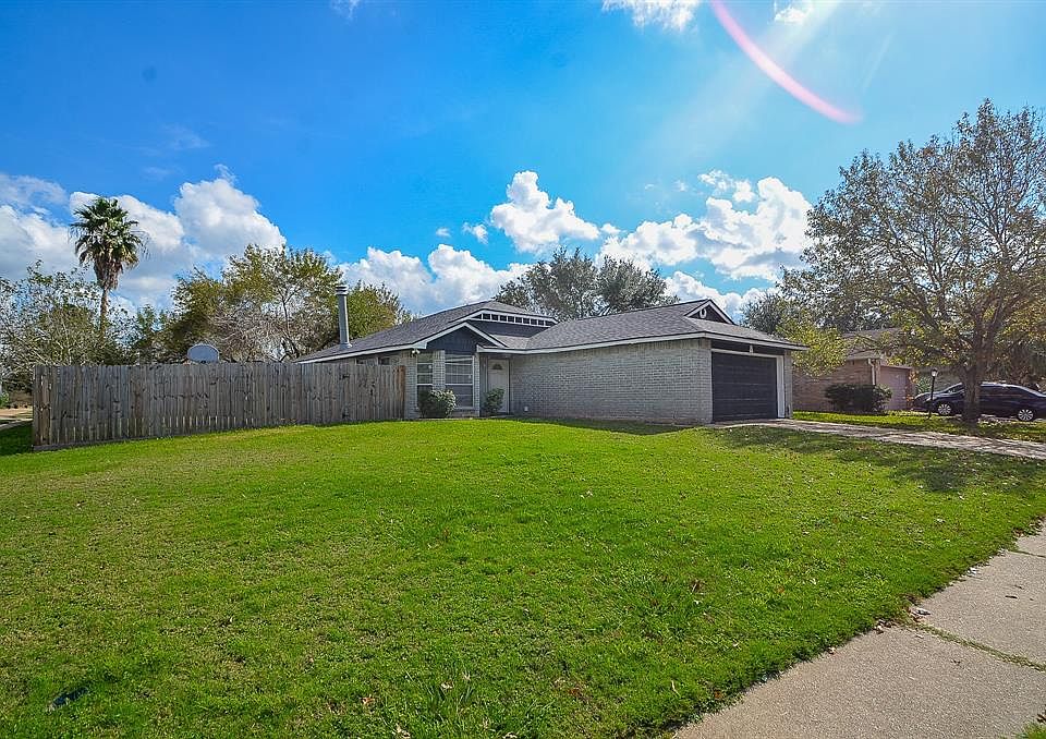 1st image of 4942 Shadowdale Dr