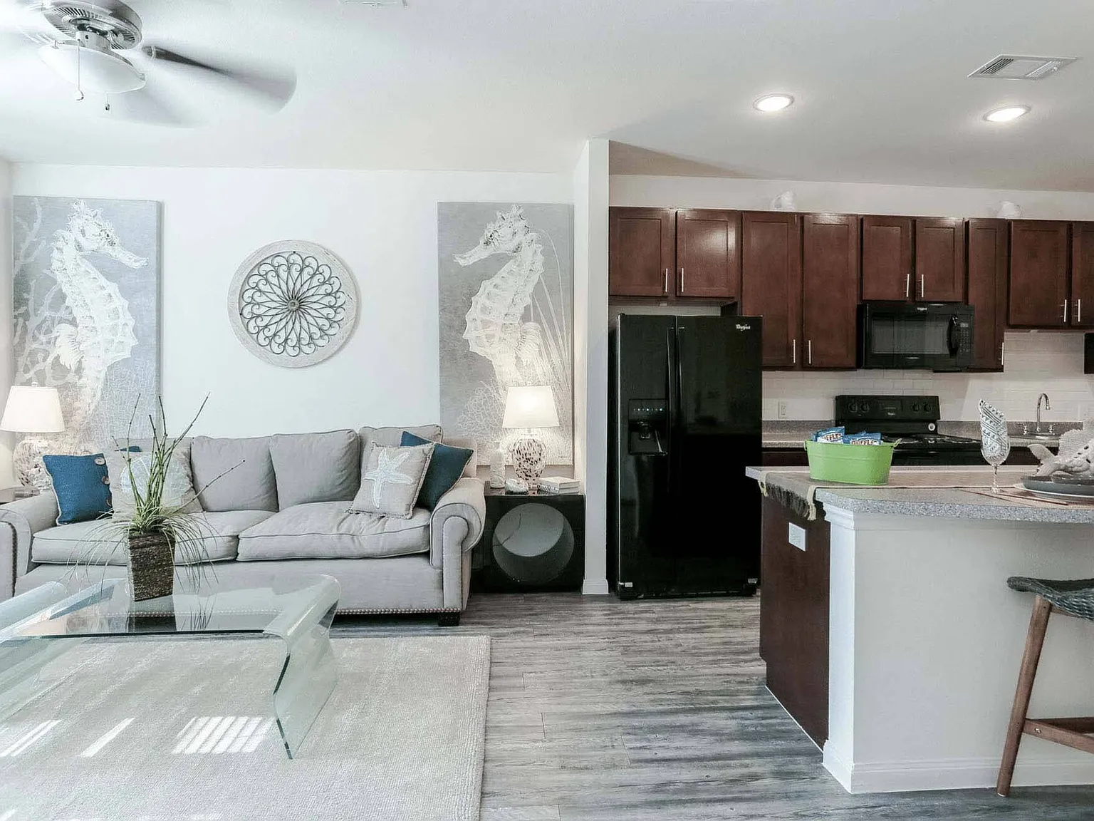 The Cove Apartments — Photo 3