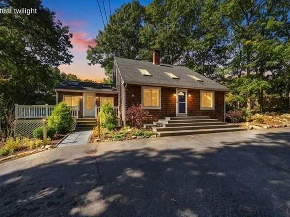 171 Crandall Rd, Tiverton, RI 02878