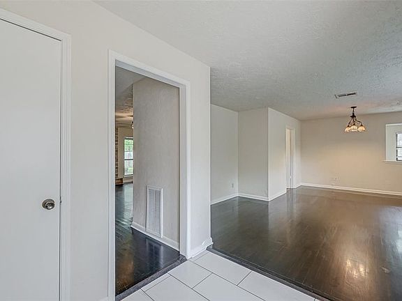 5th image of 7003 Oak Bough Dr