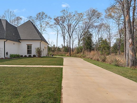 4th image of 347 Ridge Dr