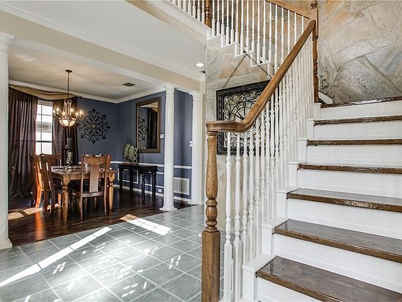 3rd image of 307 Cordova Dr