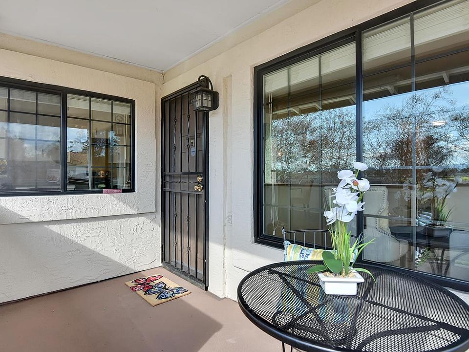 1st image of 454 Colony Knoll Dr