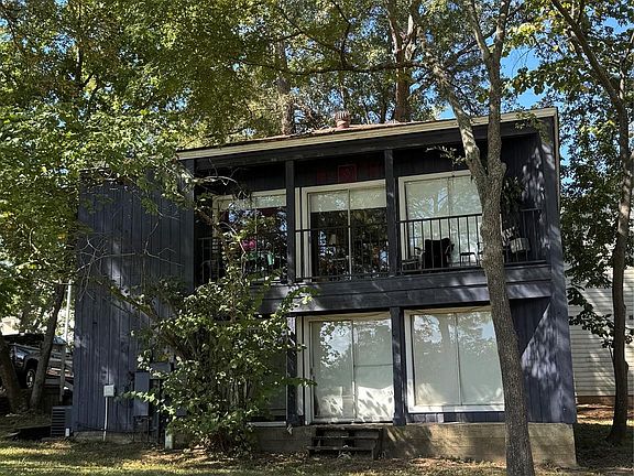 3rd image of 1425 April Villas