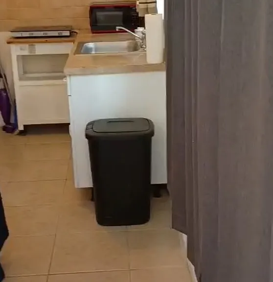 KITCHEN SINK